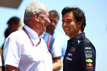 BARCELONA, SPAIN - MAY 22: Helmut Marko of Red Bull Racing speaks with Sergio Perez of Mexico and Oracle Red Bull Racing prior to the F1 Grand Prix of Spain at Circuit de Barcelona-Catalunya on May 22, 2022 in Barcelona, Spain. (Photo by Eric Alonso/Getty Images)